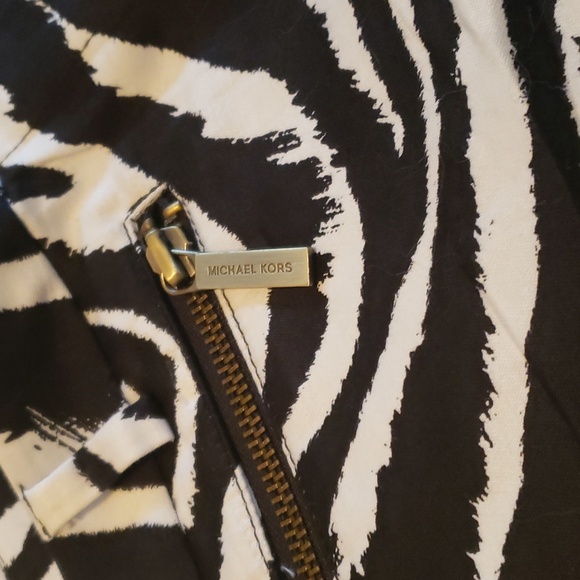 Michael Kors Shorts - Picture 4 of 5